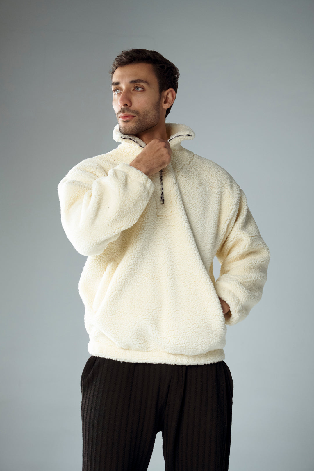 Cannae- zip up sherpa beige